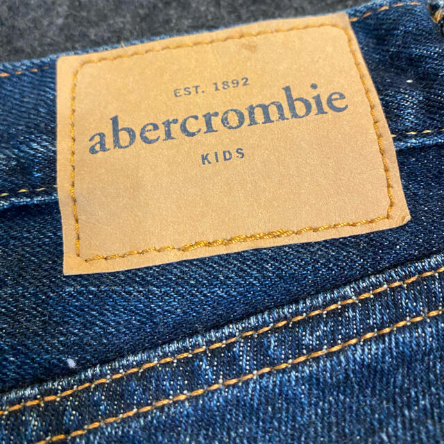 Abercrombie&Fitch(アバクロンビーアンドフィッチ)のアバクロ 【新品】ダメージハーフデニム 14 ボーイズ160cm程度 キッズ/ベビー/マタニティのキッズ服男の子用(90cm~)(パンツ/スパッツ)の商品写真