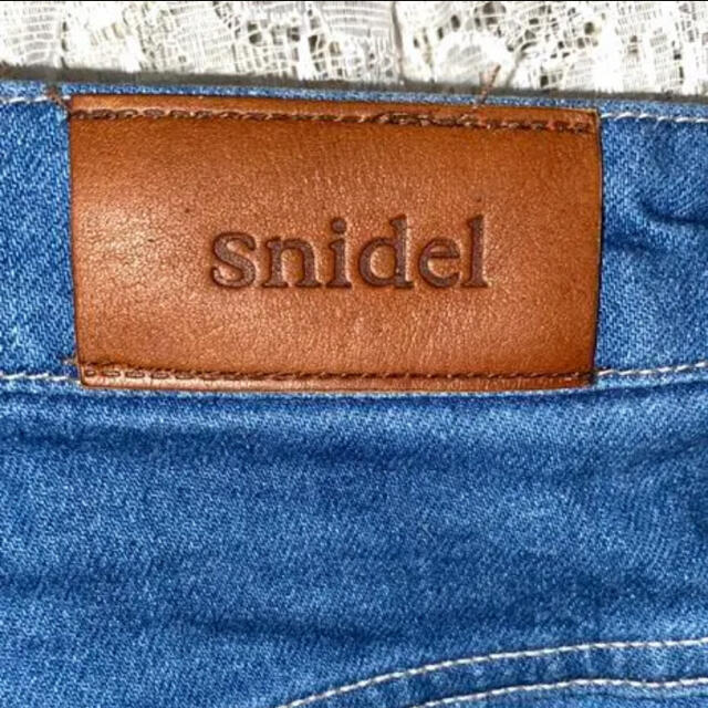 SNIDEL(スナイデル)のスナイデル　デニム　ショートパンツ　ハイウエスト風 レディースのパンツ(ショートパンツ)の商品写真