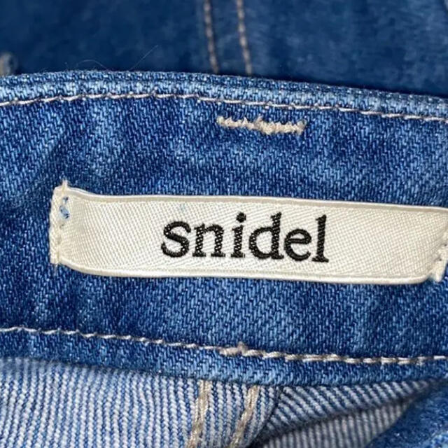 SNIDEL(スナイデル)のスナイデル　デニム　ショートパンツ　ハイウエスト風 レディースのパンツ(ショートパンツ)の商品写真