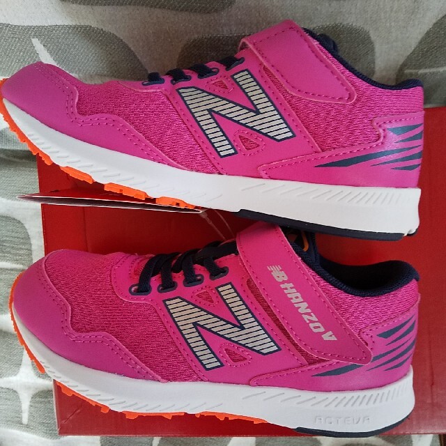 New Balance(ニューバランス)の新品★ニューバランス   ハンゾースニーカー キッズ/ベビー/マタニティのキッズ靴/シューズ(15cm~)(スニーカー)の商品写真