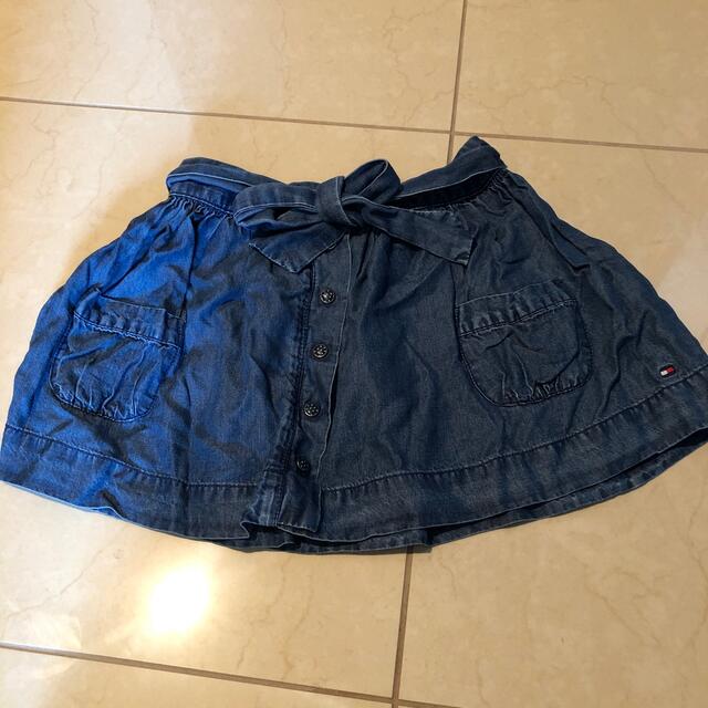 TOMMY HILFIGER(トミーヒルフィガー)のデニムスカート♡トミー キッズ/ベビー/マタニティのキッズ服女の子用(90cm~)(スカート)の商品写真