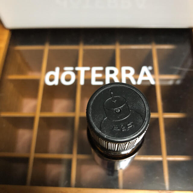 doTERRAウィンターグリーン15ml コスメ/美容のリラクゼーション(エッセンシャルオイル（精油）)の商品写真