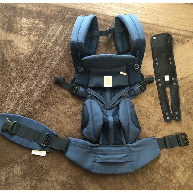 Ergobaby(エルゴベビー)のエルゴベビー抱っこ紐　OMNI 360 クールエア／ミッドナイトブルー キッズ/ベビー/マタニティの外出/移動用品(抱っこひも/おんぶひも)の商品写真