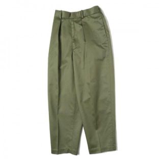 マーカウェア(MARKAWEAR)の最終値下げMARKAWARE CLASSIC FITTROUSERS  オリーブ(チノパン)