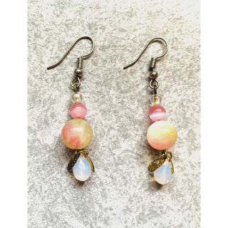 ハンドメイドピアス　ピンク系(ピアス)