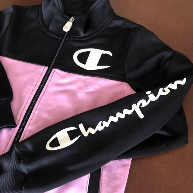 Champion(チャンピオン)のチャンピオン　ジャージ上　女児　140 キッズ/ベビー/マタニティのキッズ服女の子用(90cm~)(ジャケット/上着)の商品写真