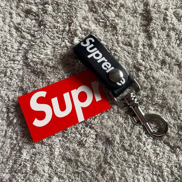 Supreme(シュプリーム)のsupreme Loop シュプリーム　レザーキー ブラック　黒 メンズのファッション小物(キーホルダー)の商品写真