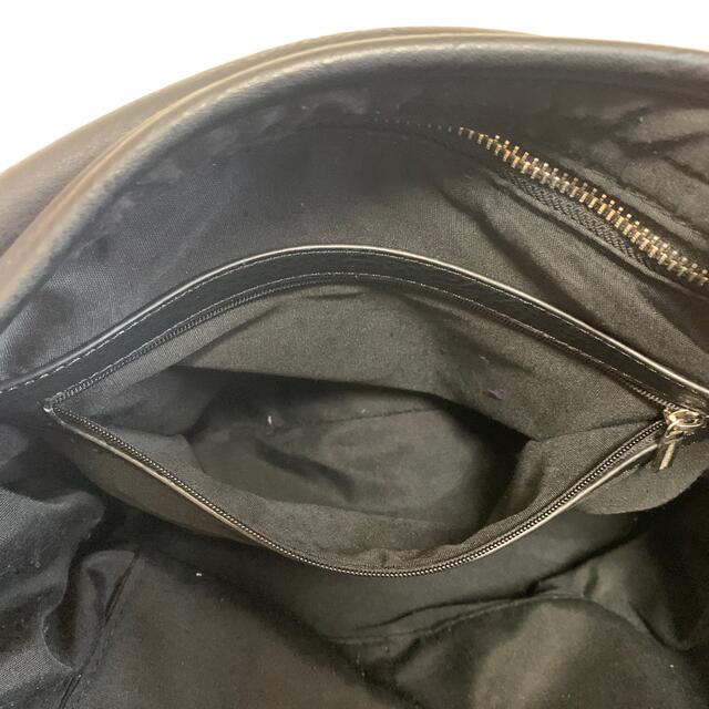 バッグ　メッセンジャーバッグ　ブラック　レザー風　ライダース風 メンズのバッグ(メッセンジャーバッグ)の商品写真