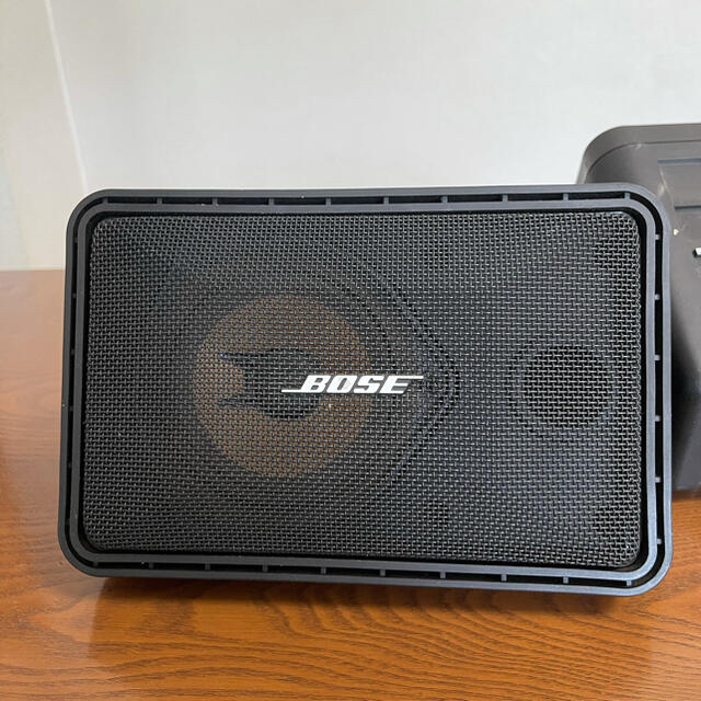 BOSE(ボーズ)のBOSE スピーカー101RD 自動車/バイクの自動車(汎用パーツ)の商品写真