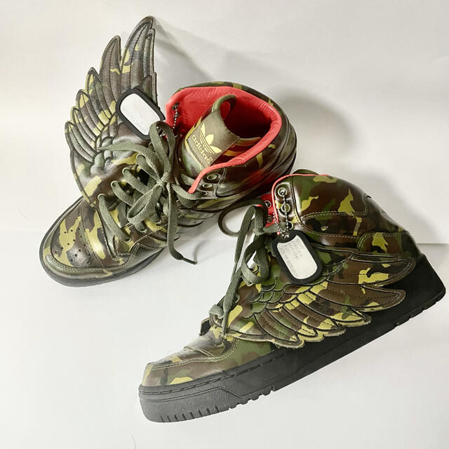 JEREMY SCOTT(ジェレミースコット)のJEREMYSCOTT × adidas originals 迷彩羽根 27cm メンズの靴/シューズ(スニーカー)の商品写真