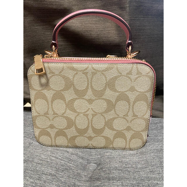 COACH(コーチ)のコーチ COACH ディズニー  シンデレラ　シグネチャー　C1434 レディースのバッグ(ショルダーバッグ)の商品写真