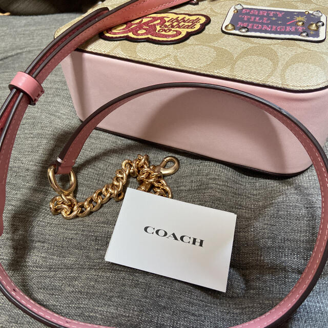 COACH(コーチ)のコーチ COACH ディズニー  シンデレラ　シグネチャー　C1434 レディースのバッグ(ショルダーバッグ)の商品写真