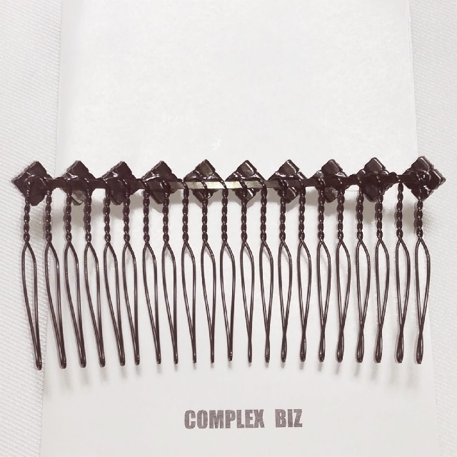 Complex Biz(コンプレックスビズ)のPipri様専用　コンプレックスビズ　スワロフスキーコーム レディースのヘアアクセサリー(その他)の商品写真