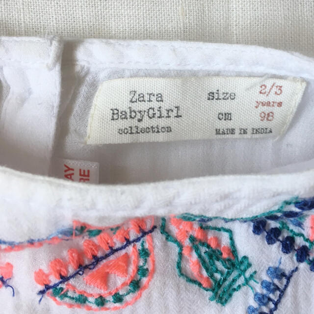 ZARA KIDS(ザラキッズ)のザラ　ベビー　zara baby  刺繍ガーゼトップス　2/3 98 90 キッズ/ベビー/マタニティのキッズ服女の子用(90cm~)(ブラウス)の商品写真