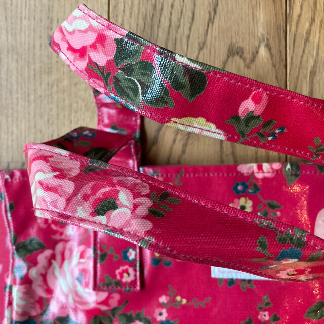 Cath Kidston(キャスキッドソン)のCathKidston キャスキッドソン　花柄　バッグ　 レディースのバッグ(トートバッグ)の商品写真