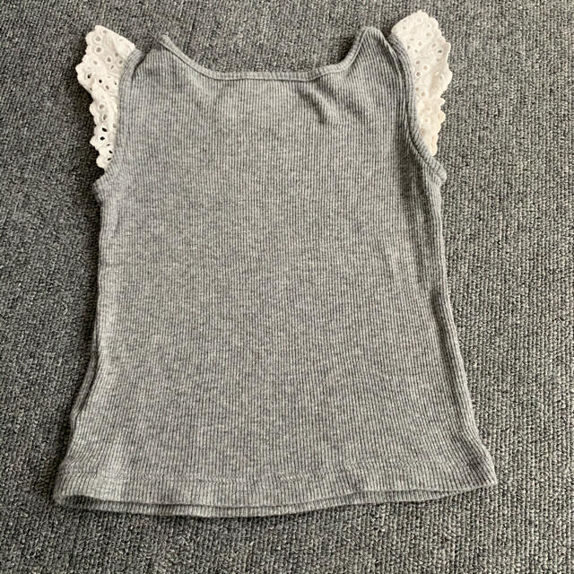 babyGAP(ベビーギャップ)のbabyGAP 90cm 袖レースタンクトップ キッズ/ベビー/マタニティのキッズ服女の子用(90cm~)(Tシャツ/カットソー)の商品写真