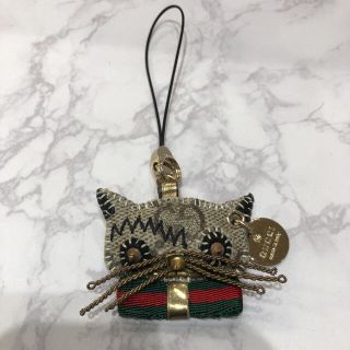 グッチ(Gucci)のGUCCI 携帯ストラップ　キャットチャーム　猫(ストラップ/イヤホンジャック)