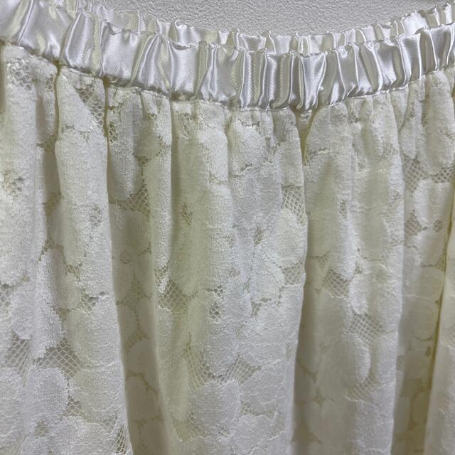 UNITED ARROWS(ユナイテッドアローズ)のユナイテッドアローズ　レースの白いスカート レディースのスカート(ひざ丈スカート)の商品写真