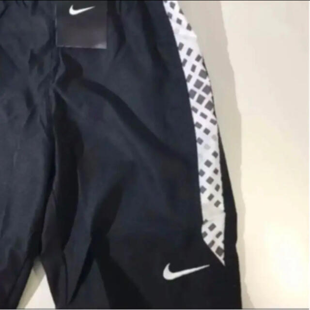 NIKE(ナイキ)の新品　NIKE ナイキ  水着　140cm キッズ/ベビー/マタニティのキッズ服男の子用(90cm~)(水着)の商品写真