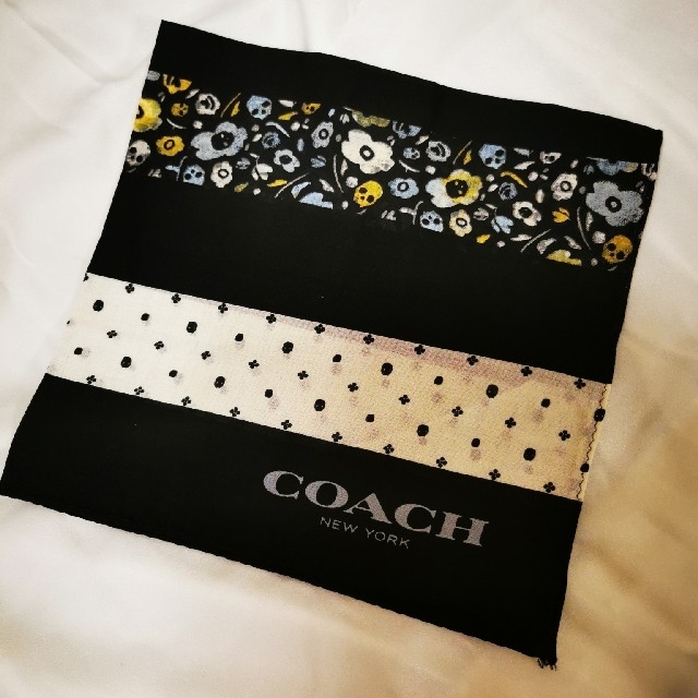 COACH(コーチ)の新品　COACH　コーチ　ハンカチ レディースのファッション小物(ハンカチ)の商品写真