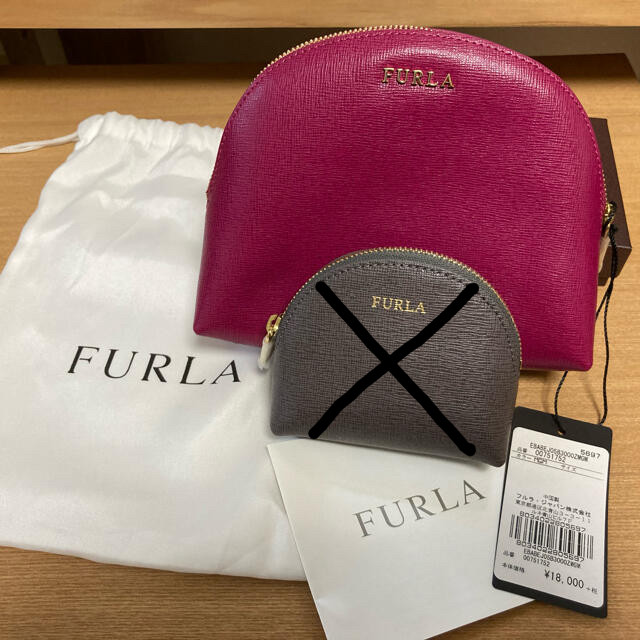 新品未使用　FURLA ポーチ