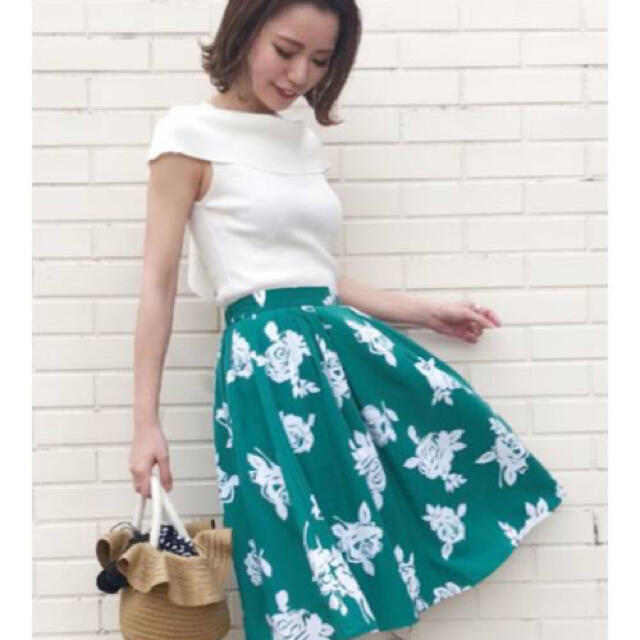 31 Sons de mode(トランテアンソンドゥモード)のトランテアン　単色花柄スカート レディースのスカート(ひざ丈スカート)の商品写真