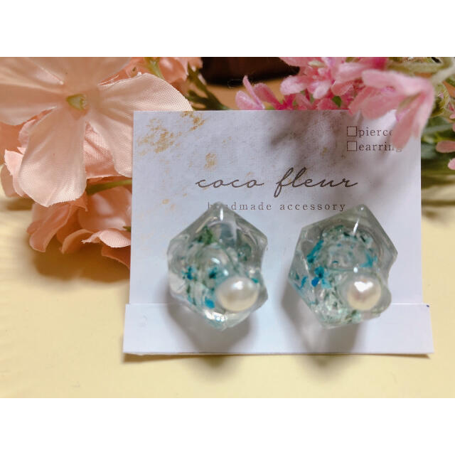 flower(フラワー)の2000円→300円！１点！鉱石風押し花ピアス/イヤリング レディースのアクセサリー(イヤリング)の商品写真