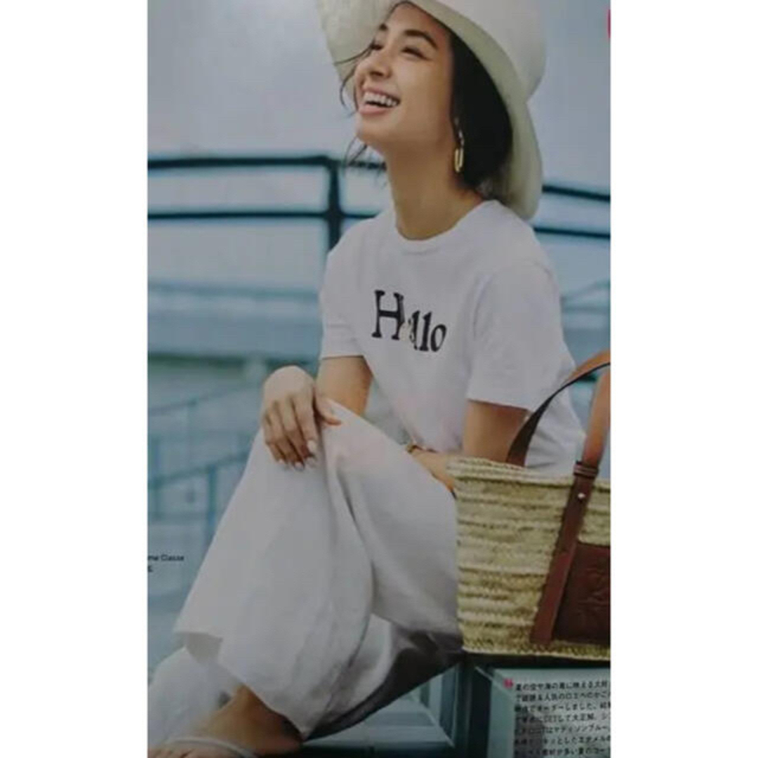 MADISONBLUE(マディソンブルー)の美品　マディソンブルー  ハロー　Hello Tシャツ　白　ホワイト　00 レディースのトップス(Tシャツ(半袖/袖なし))の商品写真