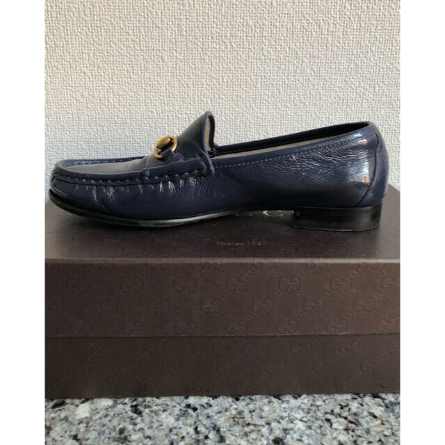 Gucci(グッチ)のジハルさま専用GUCCI 1953  ホースビット  ローファー　ネイビー　37 レディースの靴/シューズ(ローファー/革靴)の商品写真