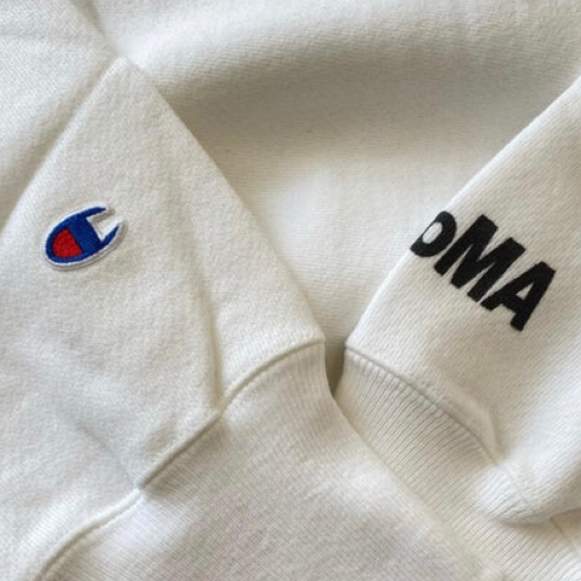 Champion(チャンピオン)のMoMA Champion Reverse Weave Hello Again メンズのトップス(スウェット)の商品写真