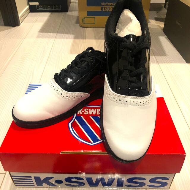 スニーカー　K・SWISS シューズ　新品未使用