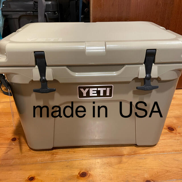 Snow Peak(スノーピーク)のYETI  タンドラ　35 クーラーボックス　 USA製　新品未使用　タンカラー スポーツ/アウトドアのアウトドア(その他)の商品写真