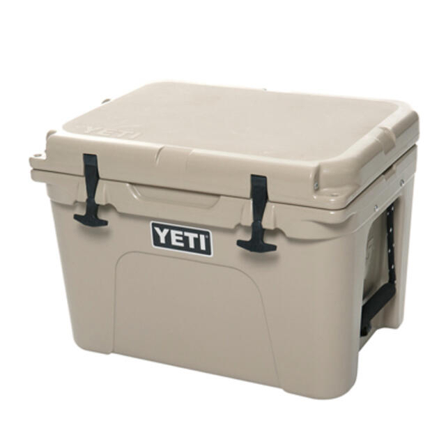 Snow Peak(スノーピーク)のYETI  タンドラ　35 クーラーボックス　 USA製　新品未使用　タンカラー スポーツ/アウトドアのアウトドア(その他)の商品写真