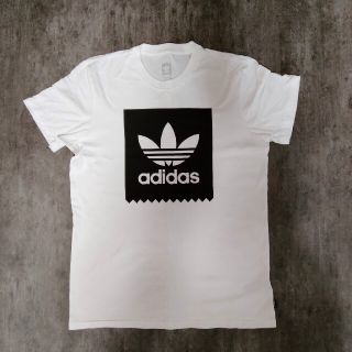 アディダス(adidas)のadidas　Tシャツ(Tシャツ/カットソー(半袖/袖なし))