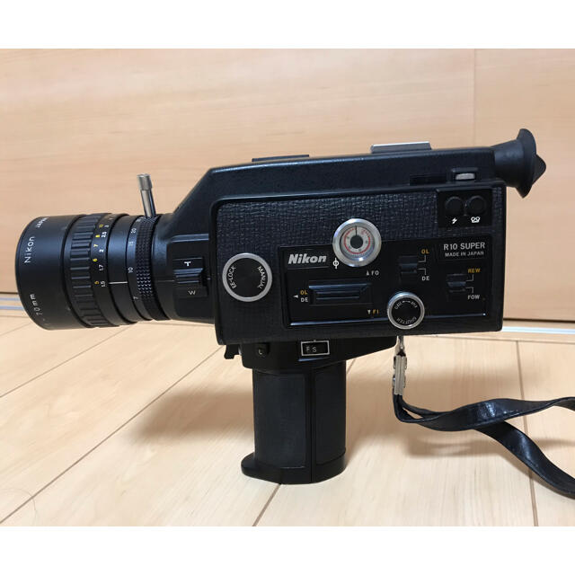 Nikon R10 SUPER 8ミリ　ビデオカメラ