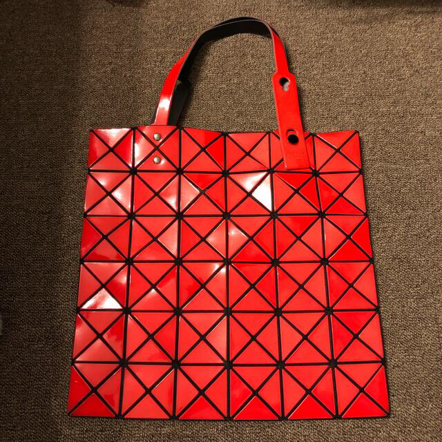 美品✨ISSEY MIYAKE イッセイミヤケ　バオバオ　トートバッグ　赤