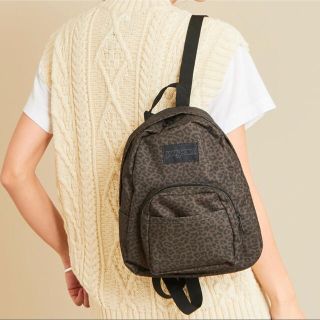 ジャンスポーツ(JANSPORT)のJANSPORT ハーフパイント　トレオパードプリントリュック(リュック/バックパック)