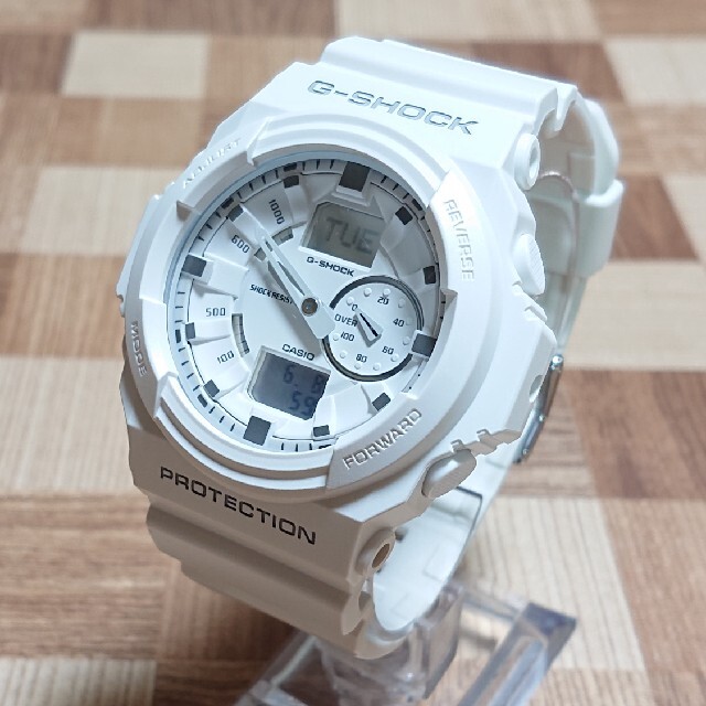 カシオ　G-SHOCK　腕時計　デジアナ　ホワイト　GA-500-7AJF