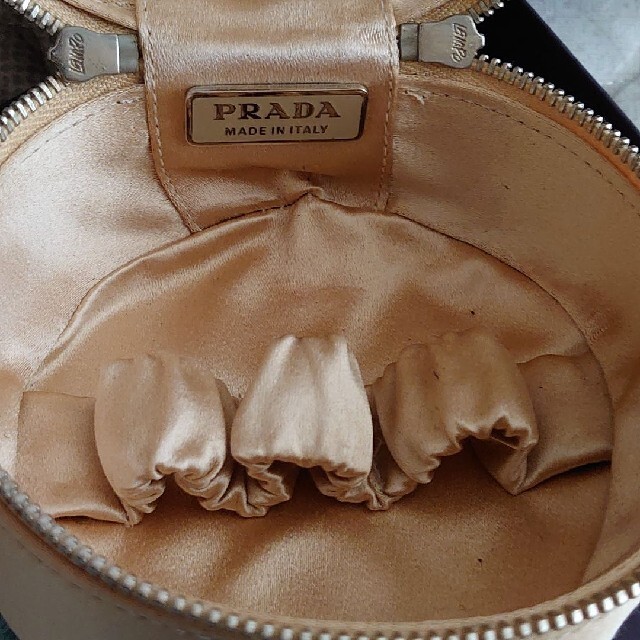 アクセサリーケースPRADA　プラダ　アクセサリーケース