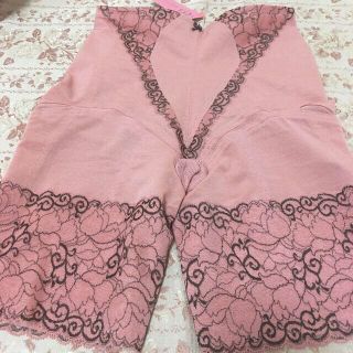 ダイアナ(DIANA)の🎀専用🎀ダイアナ　ボディースーツB85LL  ガードルEL82 新品タグ付き(その他)