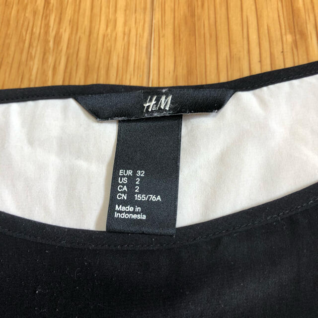 H&M(エイチアンドエム)のツートーン　Tシャツ レディースのトップス(Tシャツ(半袖/袖なし))の商品写真