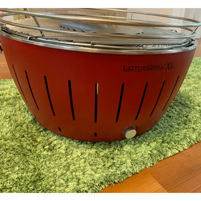 無煙炭火BBQグリル　LOTUSGRILL XL レッド257mm網面直径