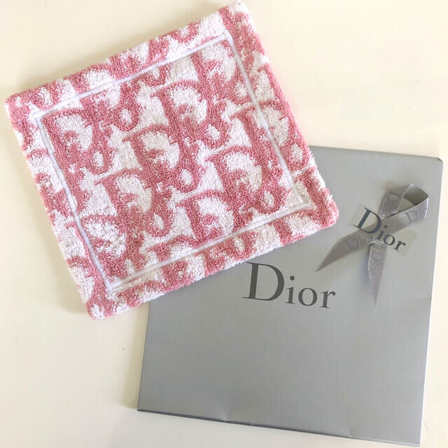 Christian Dior(クリスチャンディオール)の💗ディオール　ホーム💗超希少💖美品✨ピンクトロッター柄ミニタオル♥️ レディースのファッション小物(ハンカチ)の商品写真