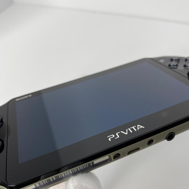 PlayStation Vita カーキ/ブラック (PCH-2000ZA16) 1