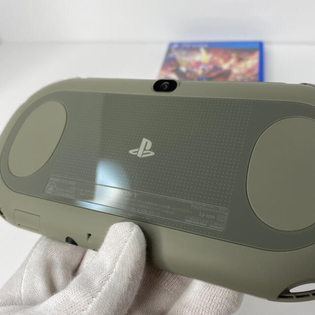 PlayStation Vita カーキ/ブラック (PCH-2000ZA16) 2