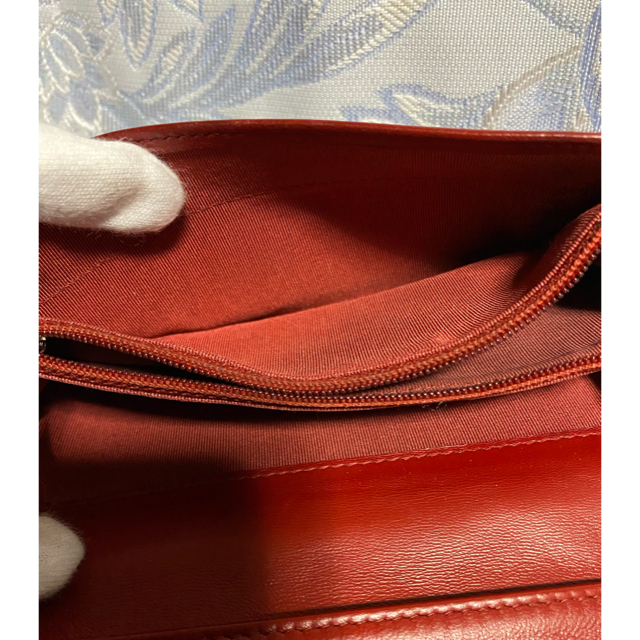 CHANEL(シャネル)の正規品　美品　シャネル　マトラッセ　二つ折り　長財布　赤 レディースのファッション小物(財布)の商品写真