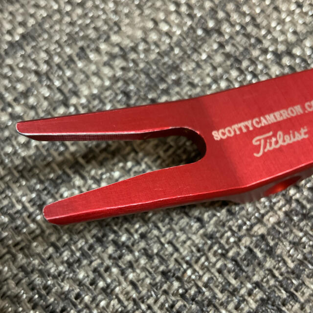 Scotty Cameron(スコッティキャメロン)の渋い！タイトリスト スコッティキャメロン グリーンフォーク　レッド スポーツ/アウトドアのゴルフ(その他)の商品写真