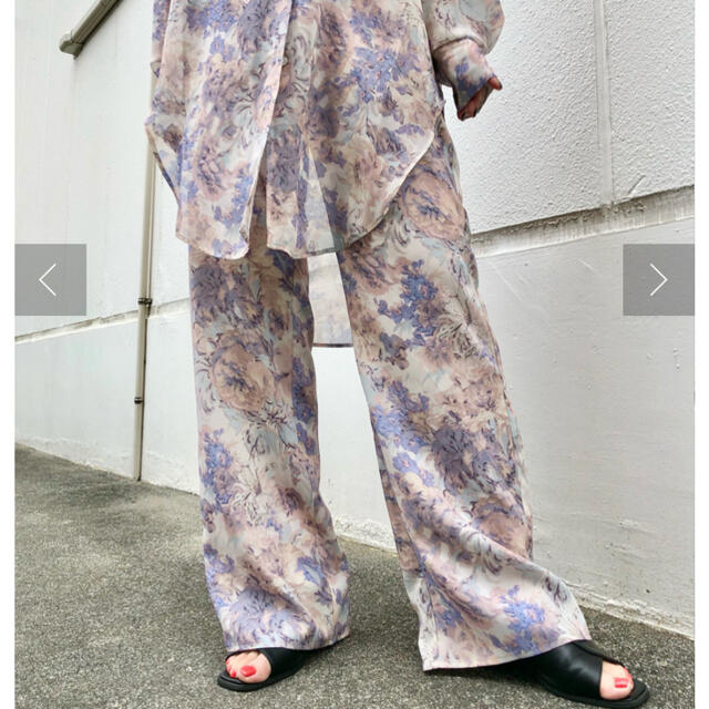 Kastane(カスタネ)のkastane  Flower Print Shear pants レディースのパンツ(カジュアルパンツ)の商品写真