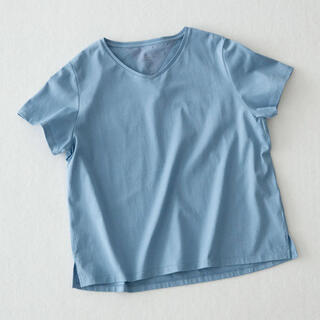 北欧暮らしの道具店 素肌も心もよろこぶTシャツ/Vネック ブルー 未使用(Tシャツ(半袖/袖なし))