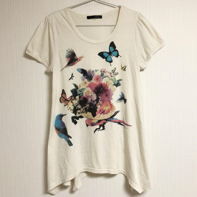 変形 変型 Tシャツ 蝶々 蝶 バタフライ butterfly 鳥 インコ レディースのトップス(Tシャツ(半袖/袖なし))の商品写真